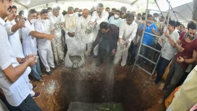 Photo of പുനീത് രാജ്കുമാറിന് കണ്ണീരോടെ വിടചൊല്ലി നാട്